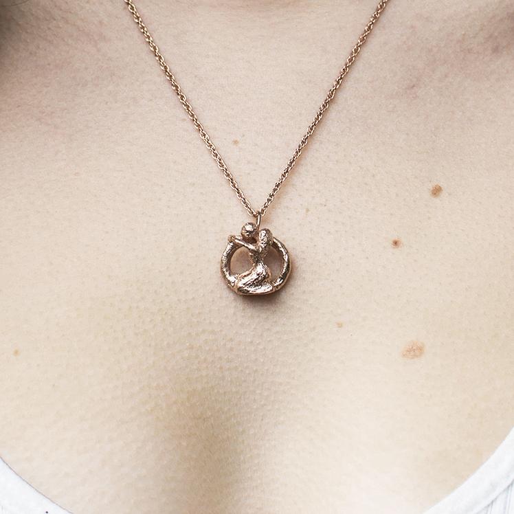 Silver Romantic Kiss necklace
